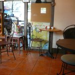 Cafe de Ryuban - テーブルと焙煎室＠2010/12