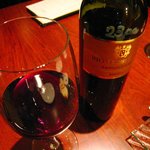 千年葡萄家 - ワインはお奨めを３種持ってきてくれました。白い数字が値段。