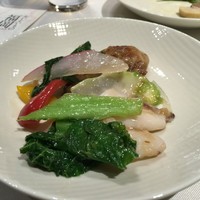 南国酒家 原宿本店 - 牡蠣、イカ、蕾菜、かつお菜