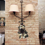 Hotel Giotto Assisi - 聖母子とクリスマス飾り