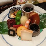 もちづき - 八寸 たこの柔か煮、生麩、はりはり、スナップえんどう、金柑(たまたま)、チーズ豆腐他