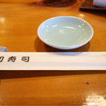 初寿司 - お箸