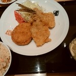 大かまど飯 寅福 - メンチカツとあじフライ定食