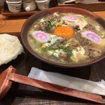 うどんの釜くら - 炙り肉の卵とじうどん 780円+揚げ餅80円