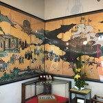 一階玄関の屏風