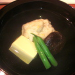 ごっ惣 - 甘鯛と玉子豆腐のお椀　青味野菜