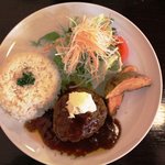 ニュートロン - ハンバーグランチ （ご飯、サラダ、ドリンク付）1,000円