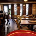 カジュアル レストラン&バー マカロニ - 座った席からの眺め。とても落ち着くお洒落なお店でした。