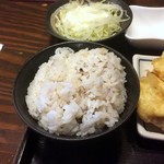 ほうなん酒場　はだか電球 - 雑穀米チョイス。