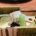 松川 - 鯛のお造りにこのわたを挟んで