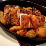 Whisky Dining WWW.W - 奥丹波鳥のロースト…香ばしくって美味しかったです(o^^o)