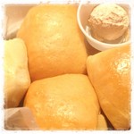 Texas Roadhouse - 焼きたてパンとハニーシナモンバター