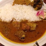 カレー&オリエンタルバル 桃の実 - チキンカレーセット