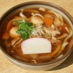 おみやげ・お食事処 神田家 - 料理写真:筑波山名物『つくばうどん』　【つ】筑波茜鶏のつくね　【く】地元産くろ野菜　【ば】茨城ローズポークのバラ肉