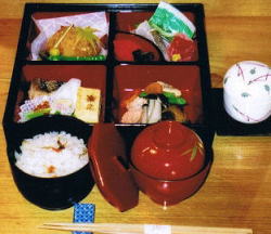 旬房楽楽 本八戸 | 青森県八戸市の日本料理店