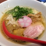 Menyasandaime - 豚骨醤油ラーメン税込750円、SNS割引100円で税込650円