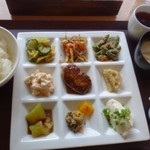 カフェ ハルキ - ◆「ハルキ膳（1080円：税込）」・・数種類のお総菜に「ご飯」と「お味噌汁」が付きます。