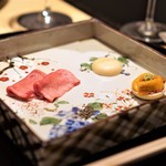 肉屋 雪月花 NAGOYA - たん昆布〆 塩昆布 かぼす酢　松阪牛のタルタル雲丹最中