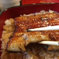 満寿家 - 箸でつまむと切れてしまう程柔らか