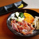 居心 - ★霧島赤どりもも身(焼野菜付き)