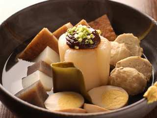 Kuidokoro Ba- Hashi Maru - 京風のおでんはやさしい味わい。単品でも盛りあわせでも。じっくり煮込み続ける秘伝の逸品です。