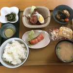 食 108 - 料理写真:小鉢定食、600円です。