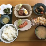 Shoku Ichi Maru Hachi - 小鉢定食、600円です。