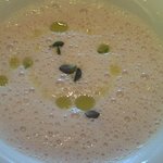 ラ・リューン - Menu B 1575円 の紅芯大根ホタージュスープ マニュラルハーブ