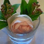 ラ・リューン - テーブル席の小さな花