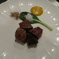 ステーキ＆ワイン オクソン - ○○牛