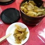 台湾料理 台北 - 食べ放題のザーサイ