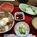 北海道料理ユック - 「十勝丼」８９０円。