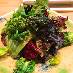 備長炭焼鳥 鳥しげ - 女将さんのサラダ 