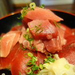 ニッポンまぐろ漁業団 - 山盛り鮪丼（1,000円）