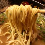 博多 一幸舎 - 滑らかな舌触りの麺