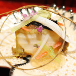 銀座 しのはら - 鮑と自家製胡麻豆腐、雲丹、伊勢海老に土佐酢の煮凝りをかけて