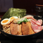 麺者すぐれ - 2017年2月再訪：つけ麺すぐれ 3種の肉+塩味玉 1.5倍盛り☆