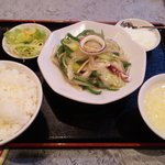 嘉悦園 - イカとピーマンの黒胡椒炒め定食550円