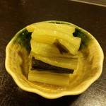 十割蕎麦みかあさ - しゃくし菜漬け。