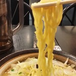 幸楽苑 - 黄色の縮れ麺。