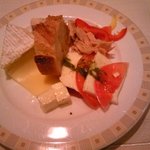 インペリアルバイキング サール - チーズ各種、バゲッド