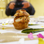 トゥ・ラ・ジョア - 虎河豚白子のシュークリーム