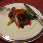 モン・フレーブ - 和牛フィレ肉のポワレ　モリューソース　食べかけ…^^;