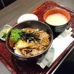 立ち呑み屋 サラサ - カルビ丼 うま～