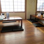 麺屋 菜々兵衛 - 店内小上がり