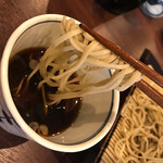 蕎麦おざき - 盛り汁は、やや甘めな印象。