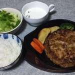 カレーとハンバーグのお店 アリス - 料理写真:１ポンドハンバーグ（要予約）