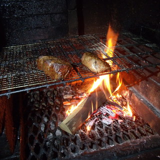 薪窯でじっくりと焼き上げる