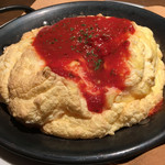 釜焼きビーフと釜焼きピッツァ BIST Kitchen - フランス風ふわふわスフレオムレツ