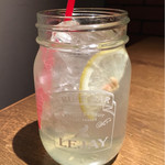 釜焼きビーフと釜焼きピッツァ BIST Kitchen - 蜂蜜レモンスカッシュ・パンチカクテル